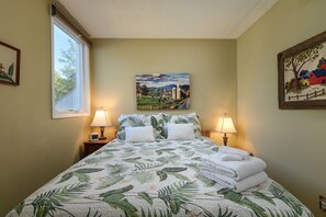 Condo, 1 Bedroom | 1 bedroom, laptop workspace, iron/ironing board, free WiFi