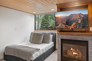 Studio, 1 Bedroom | 1 bedroom, iron/ironing board, free WiFi