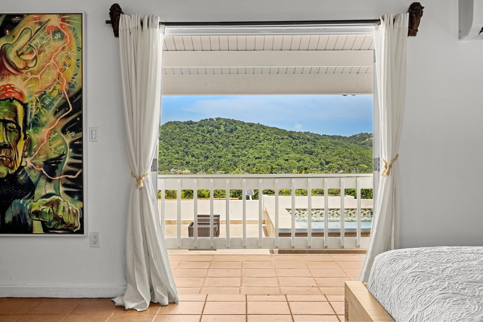 4 bedrooms, iron/ironing board, travel cot, free WiFi