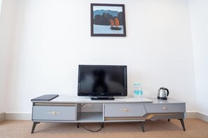 Quarto casal ou duplo standard, vista para a cidade | Ferros/tábuas de passar roupa, Wi-Fi de cortesia