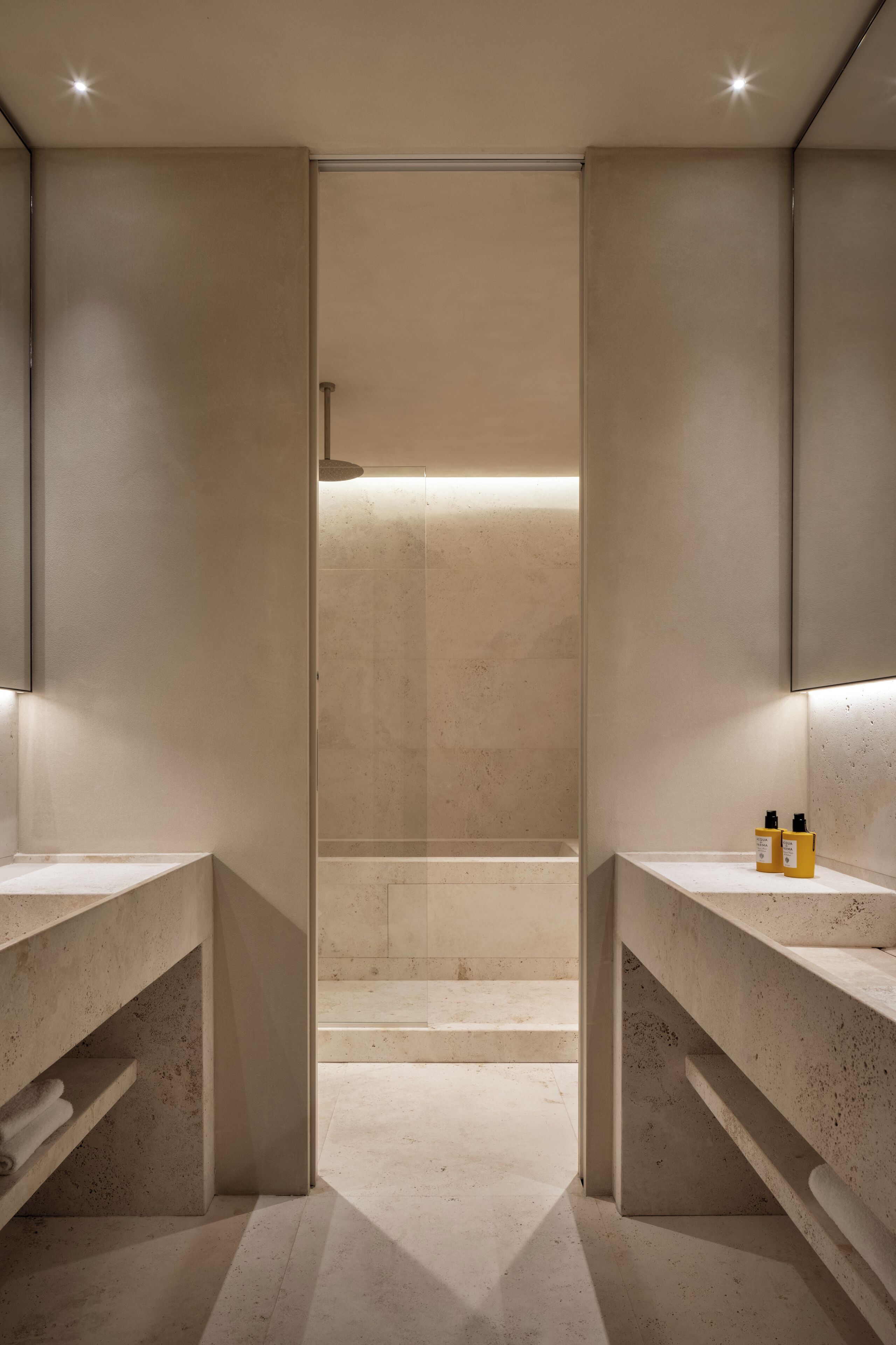 Superior Double Room, City View | Bathroom | Hair dryer, bidet, towels, soap