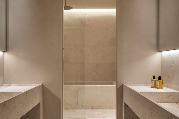 Superior Double Room, City View | Bathroom | Hair dryer, bidet, towels, soap