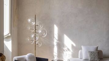 Caja fuerte, sistema de insonorización, wifi gratis