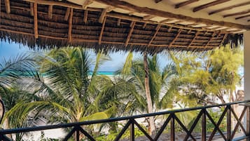 Deluxe Double Room, Balcony, Sea View | Peti besi dalam bilik, Wi-fi percuma