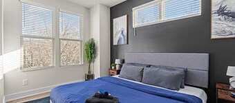 Luxe King 4BR Townhouse in Uptown CLT
