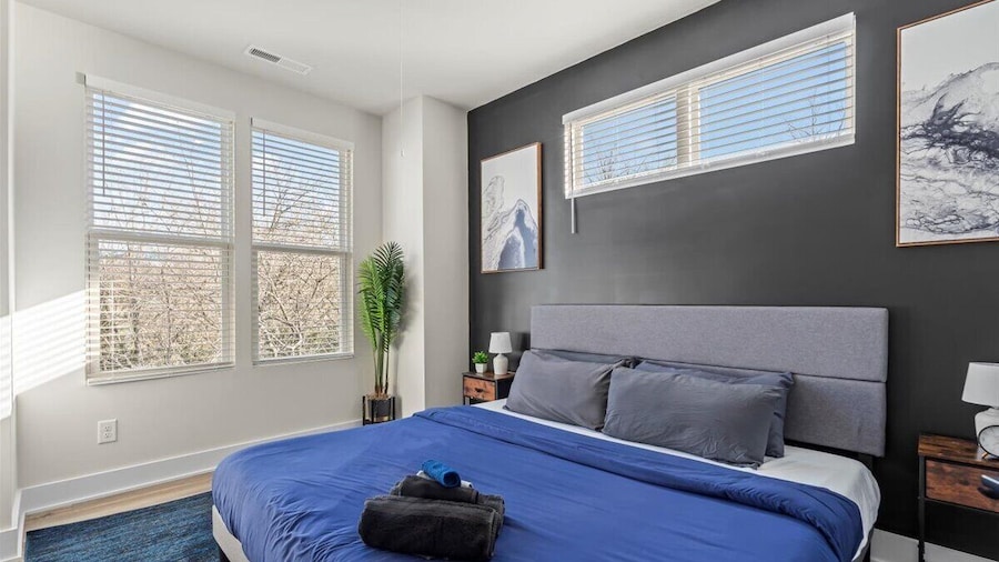 Luxe King 4BR Townhouse in Uptown CLT
