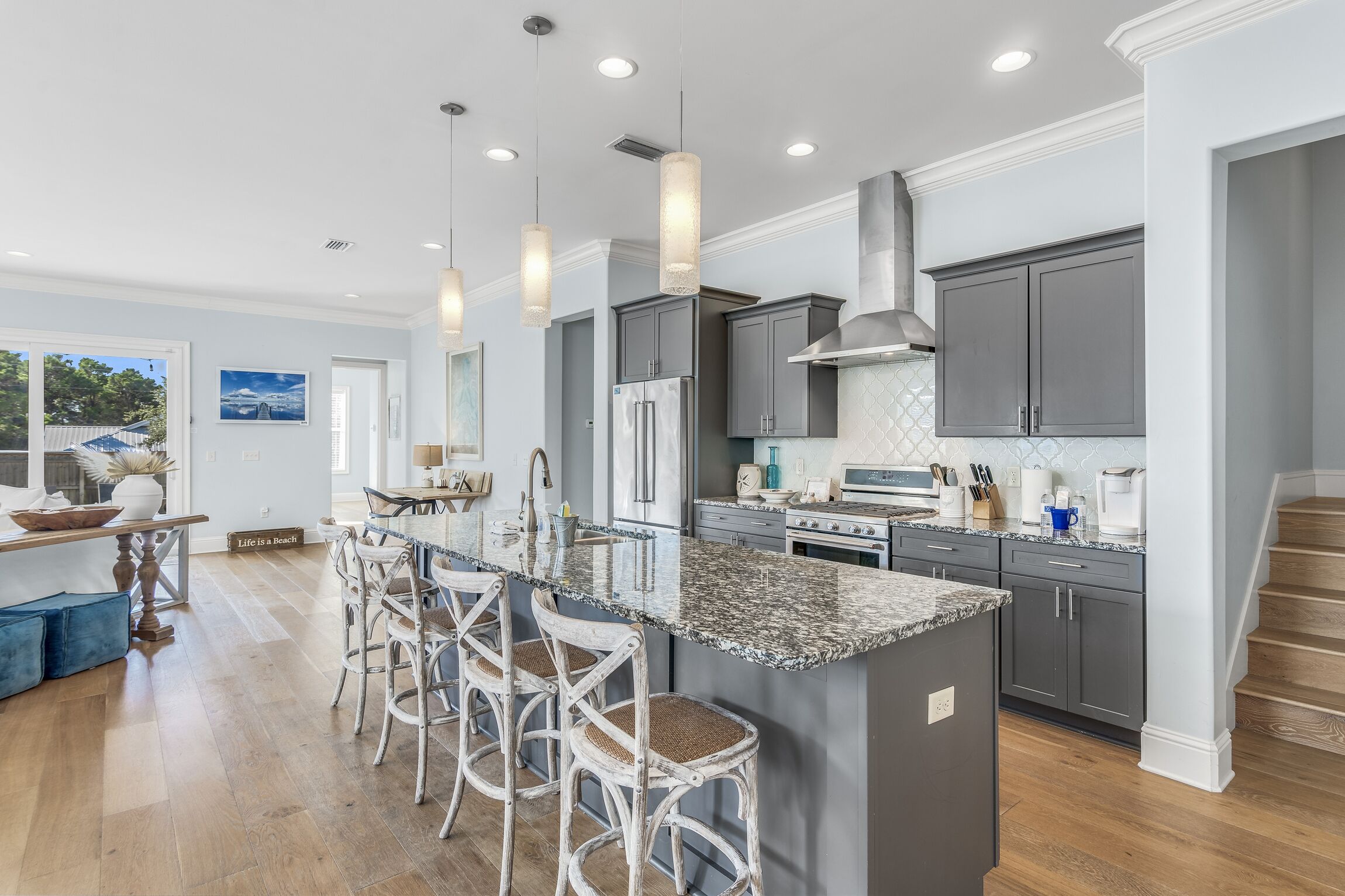 冰箱、微波炉、烤箱、炉灶