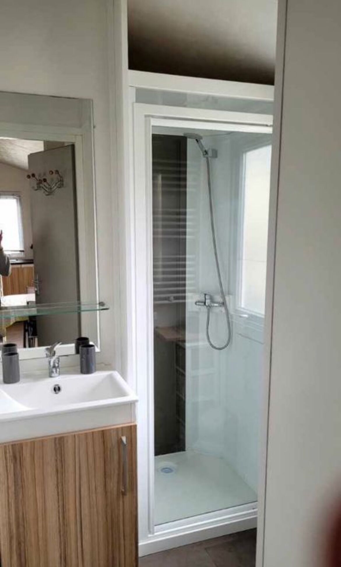 Douche, séchoir à cheveux