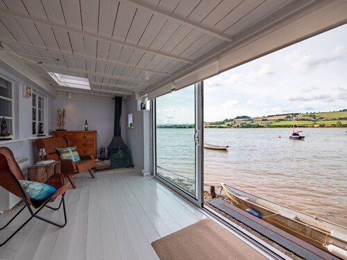 Riverside Retreat on the Teign Estuary