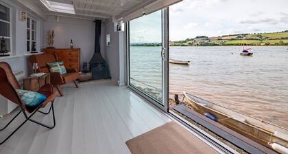 Riverside Retreat on the Teign Estuary