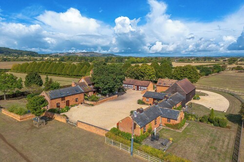 Poplar Cottage | Sleeps 3 | Near Broadway