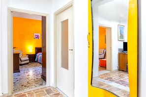 2 slaapkamers, een strijkplank/strijkijzer, wifi, beddengoed