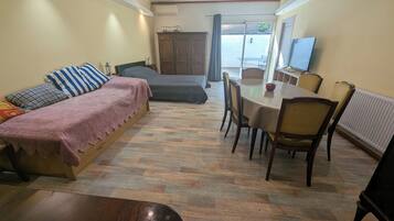 2 chambres, fer et planche Ă repasser, Wi-Fi, draps fournis