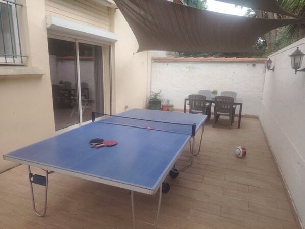 Outdoor dining - Perpignan Appart 5 mns Centre, Palais Congrès et Exposition 5 people (5 Beds) (Perpignan)