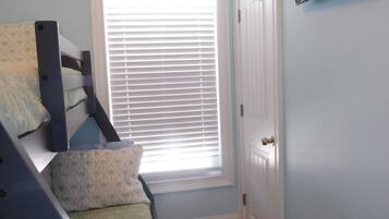 3 bedrooms, WiFi, bed sheets