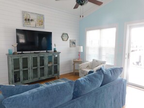 TV - Ocean Lakes | Pet-Friendly 3BR | Isle Be Back (Myrtle Beach)