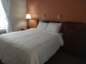 1 chambre, fer et planche à repasser, Wi-Fi gratuit, draps fournis