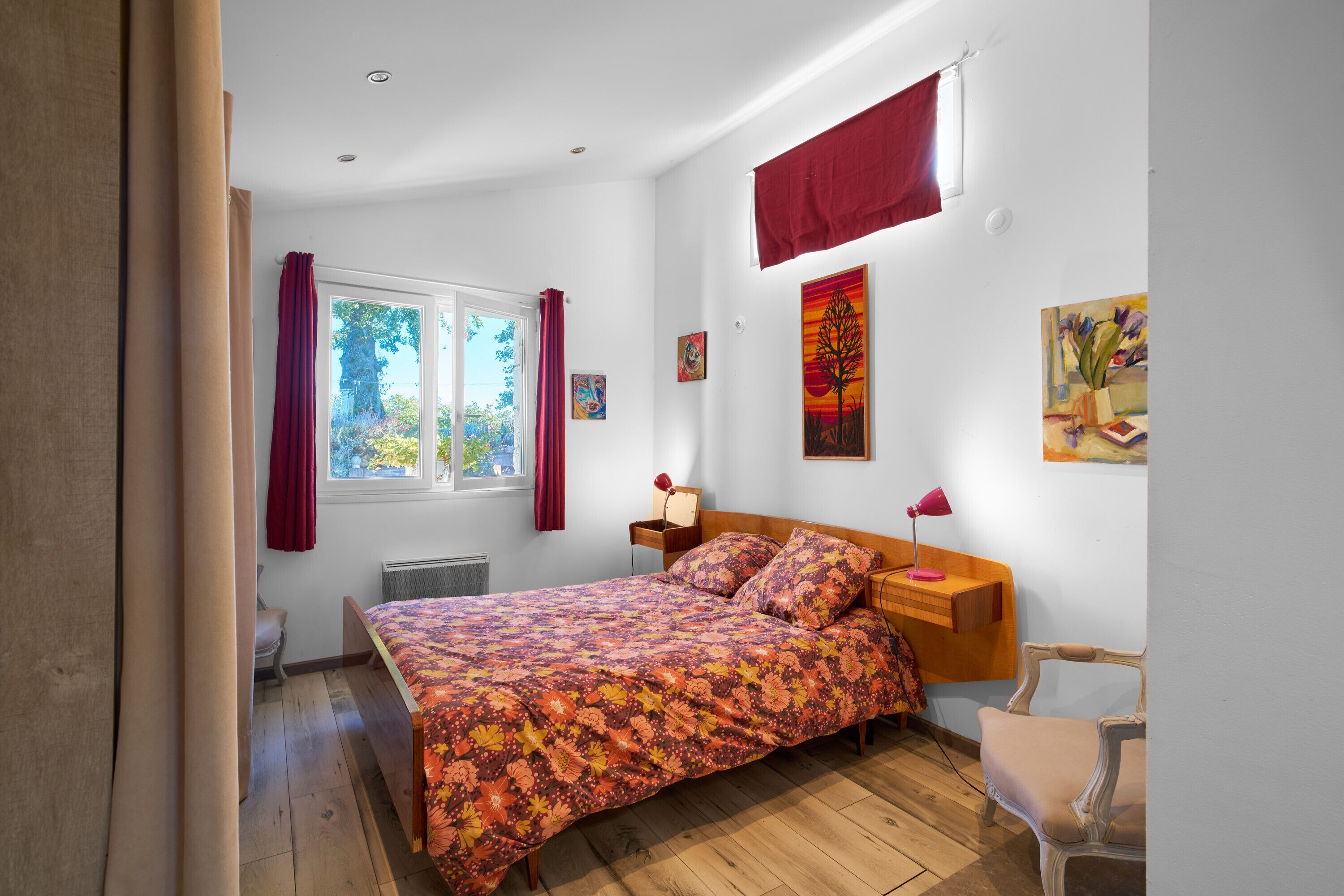 2 chambres, fer et planche à repasser, Wi-Fi, draps fournis