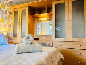 2 Schlafzimmer, Bügeleisen/Bügelbrett, Reisekinderbett, kostenloses WLAN