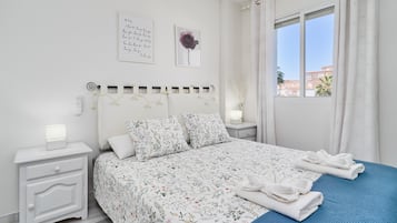 1 slaapkamer, een strijkplank/strijkijzer, wifi, beddengoed