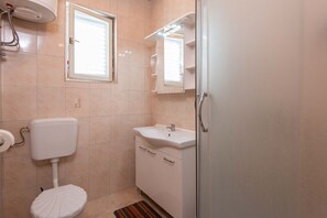 Hair dryer, towels