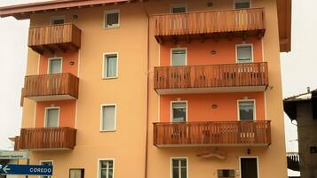 Esterni