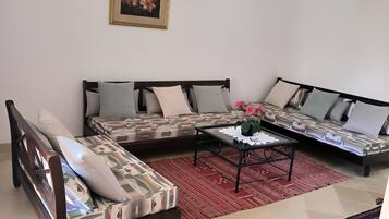 Appartement, 2 chambres, fumeurs, balcon | Salle de séjour