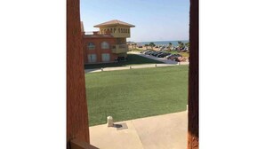 المنطقة المحيطة بالمنشأة