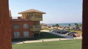 المنطقة المحيطة بالمنشأة