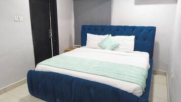 1 bedroom, WiFi, bed sheets