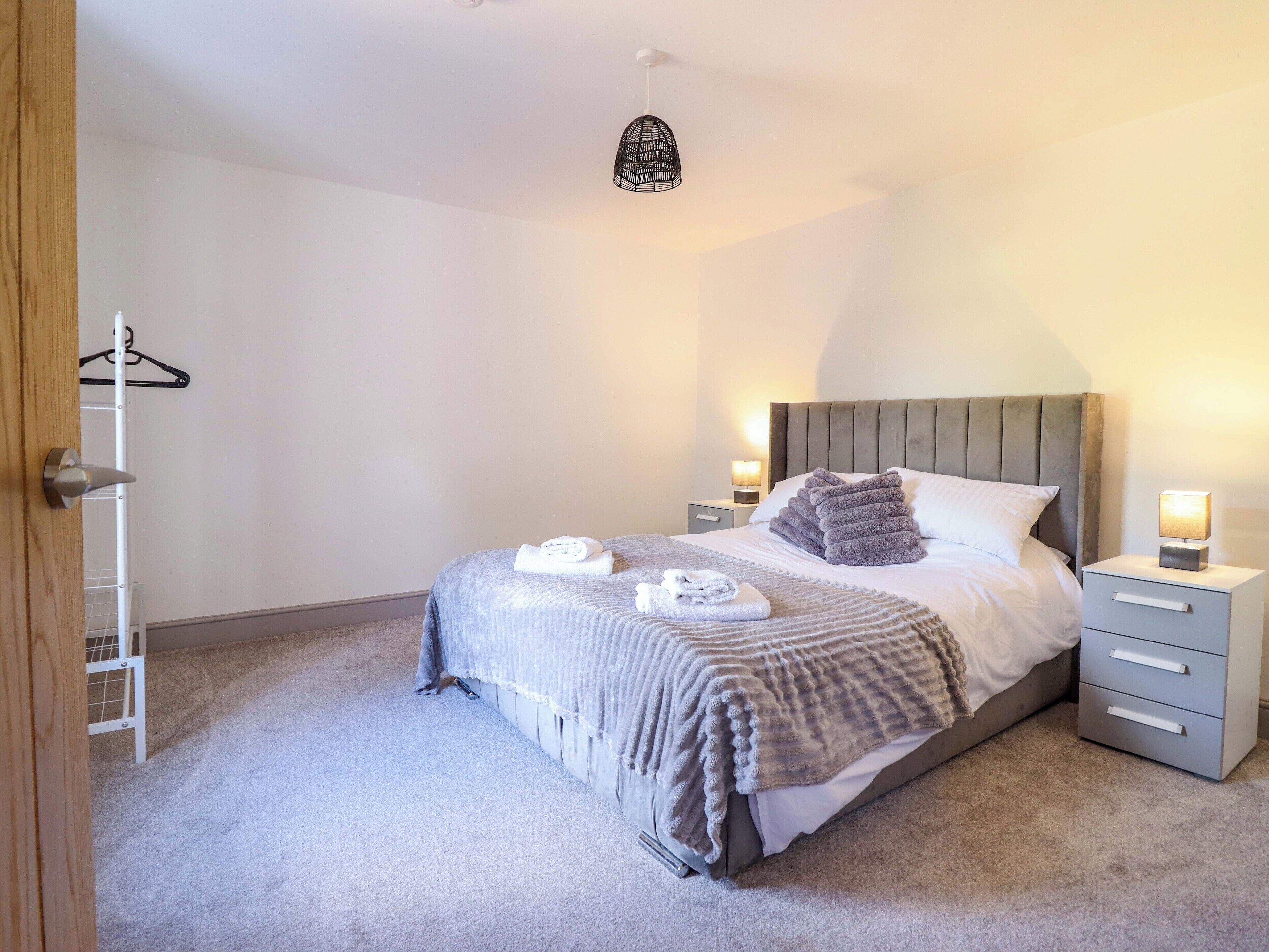 4 bedrooms, individually decorated, individually furnished, free WiFi