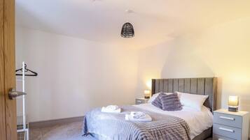 4 bedrooms, individually decorated, individually furnished, free WiFi