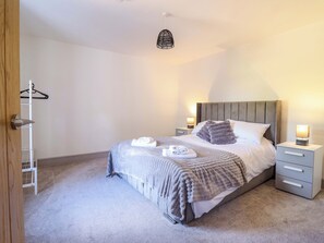 4 bedrooms, individually decorated, individually furnished, free WiFi - Preesgweene Farmhouse (Oswestry)