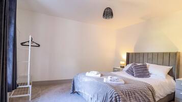 4 bedrooms, individually decorated, individually furnished, free WiFi