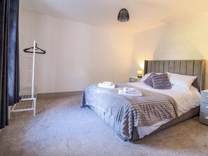 4 quartos, individualmente decorados, individualmente mobiliados