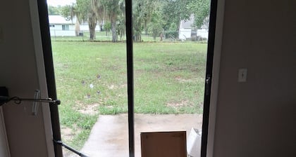 Charming 2-bedroom house in soothing Ocala with AC close to all major store
Walm