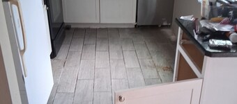 Charming 2-bedroom house in soothing Ocala with AC close to all major store
Walm