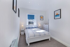 3 Schlafzimmer, Schreibtisch, WLAN, Bettwäsche