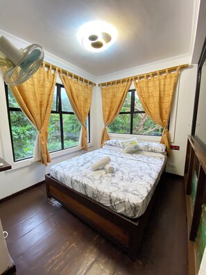 4 Schlafzimmer, Bügeleisen/Bügelbrett, kostenloses WLAN, Bettwäsche