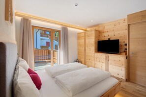 1 bedroom, WiFi, bed sheets - Apartment 'Weissbrunn Alexander' with Mountain View, Shared Terrace and Wi-Fi (St. Maddalena)
