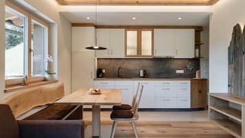 Kühlschrank, Herdplatte, Geschirrspüler