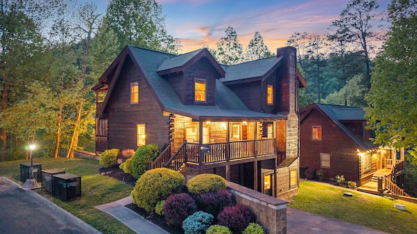 Exterior - Rivers Edge Luxury Sevierville Cabin - Sleeps 18 (Sevierville)