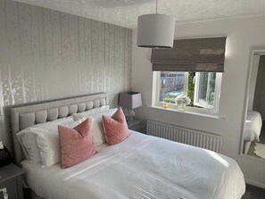 2 Schlafzimmer, Bügeleisen/Bügelbrett, kostenloses WLAN, Bettwäsche