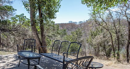 Hill Country Retreat 2 Bedroom 2 Bath
