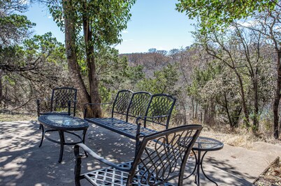 Hill Country Retreat 2 Bedroom 2 Bath