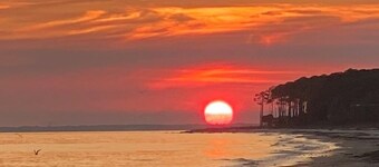 25% off for November thru February. 4 porches with panoramic views