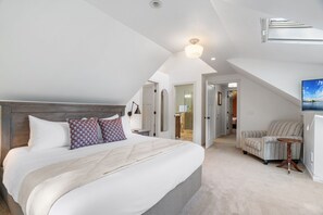 5 bedrooms, desk, iron/ironing board, free WiFi