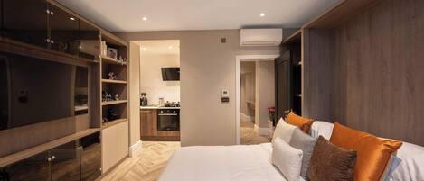 1 bedroom, iron/ironing board, travel crib, WiFi