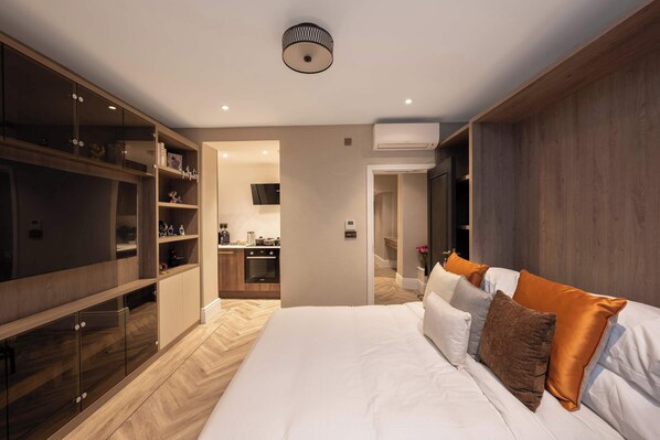 1 bedroom, iron/ironing board, travel cot, WiFi