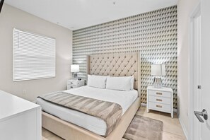 3 室のベッドルーム、アイロン / アイロン台、旅行用ベビーベッド、WiFi